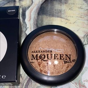 MAC COSMETICS BNIB NEW VEGAS Mineralize Skinfinish